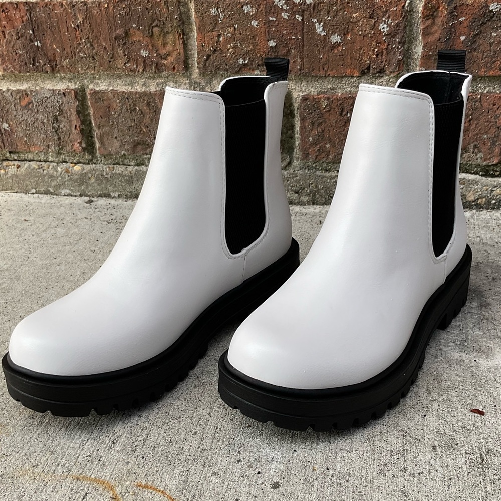 Black & white slip on boots with double stretch panel for easy on/off TTS Soda